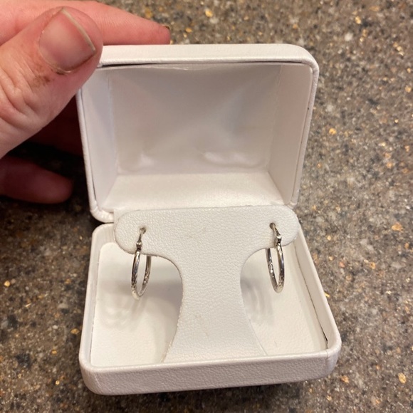 Silver hoop earrings - Picture 1 of 2